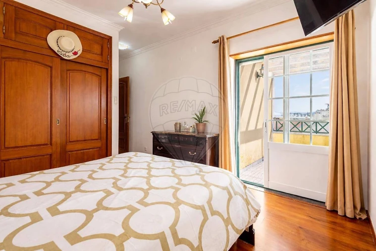 Moradia T4 para Venda em Silveira Foto 15