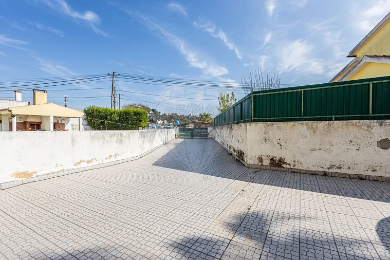 Moradia T4 para Venda em Silveira Foto 41