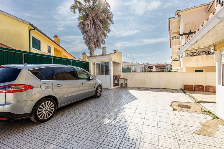 Moradia T4 para Venda em Silveira Foto 39