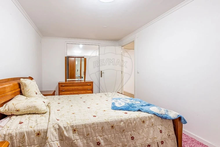 Moradia T4 para Venda em Silveira Foto 29