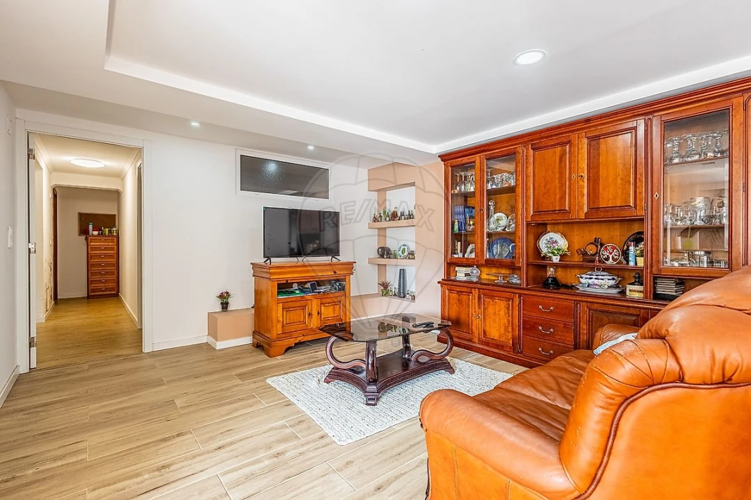 Moradia T4 para Venda em Silveira Foto 33