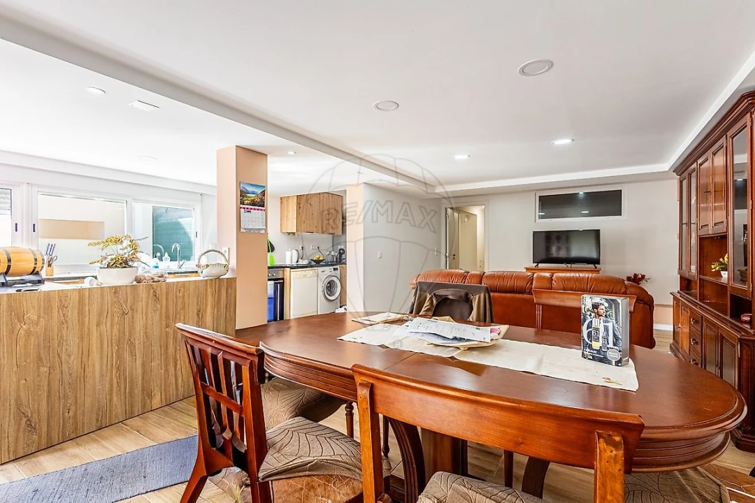 Moradia T4 para Venda em Silveira Foto 34