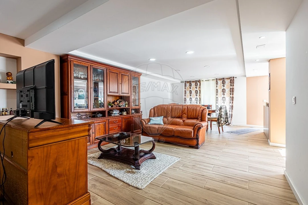 Moradia T4 para Venda em Silveira Foto 32