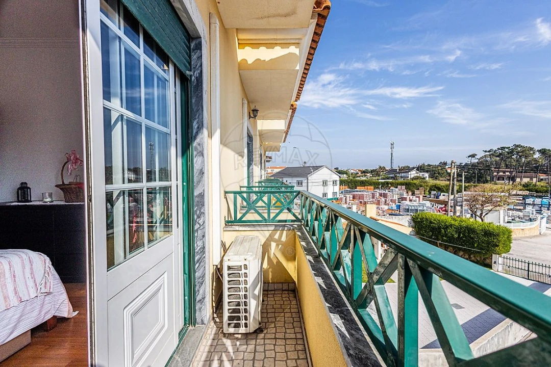 Moradia T4 para Venda em Silveira Foto 24