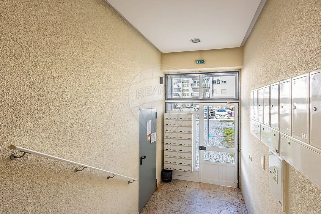 Apartamento T2 para Venda em Azambuja Foto 25