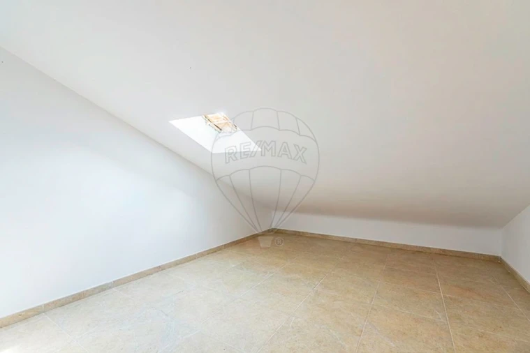 Apartamento T2 para Venda em Azambuja Foto 28