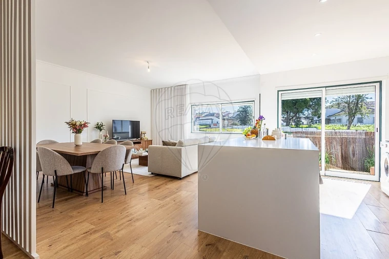 Apartamento T2 para Venda em Azambuja Foto 8