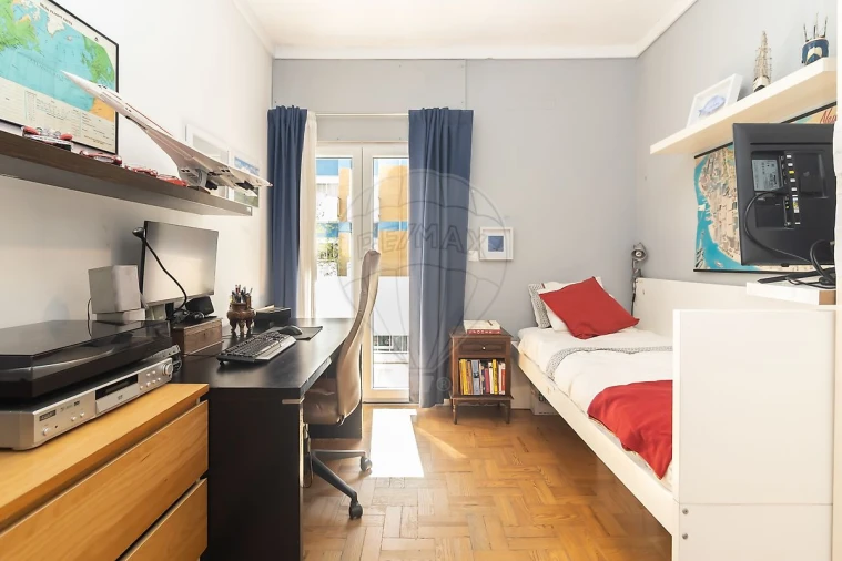 Apartamento T4 para Venda em Barreiro e Lavradio Foto 2