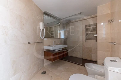 Apartamento T4 para Arrendamento em Matosinhos e Leça da Palmeira