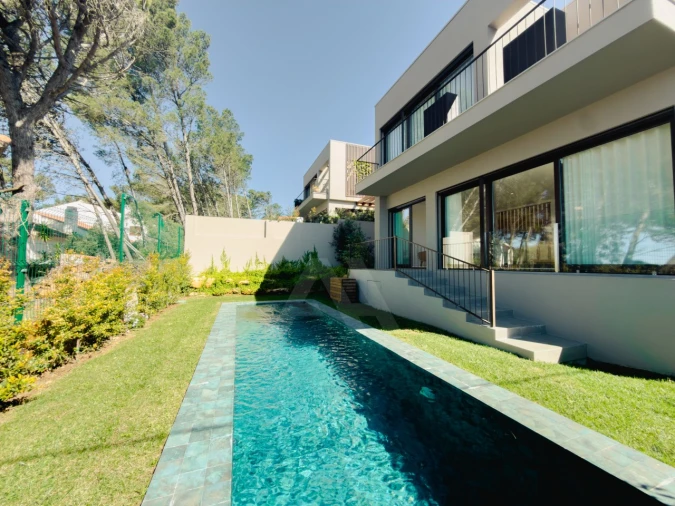 Moradia T3 para Venda em Alcabideche Foto 2