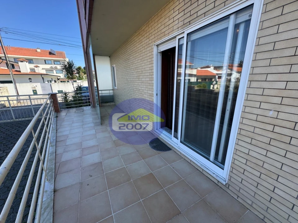 Apartamento T3 para Venda em Paços de Brandão Foto 1