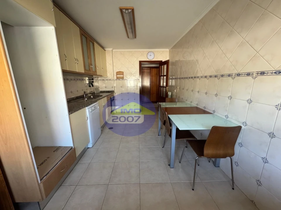 Apartamento T3 para Venda em Paços de Brandão Foto 5