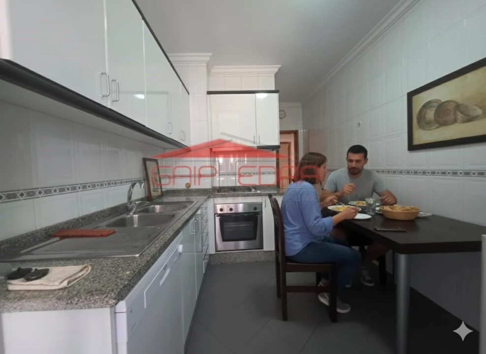 Apartamento T1 para Arrendamento em Penafiel Foto 4