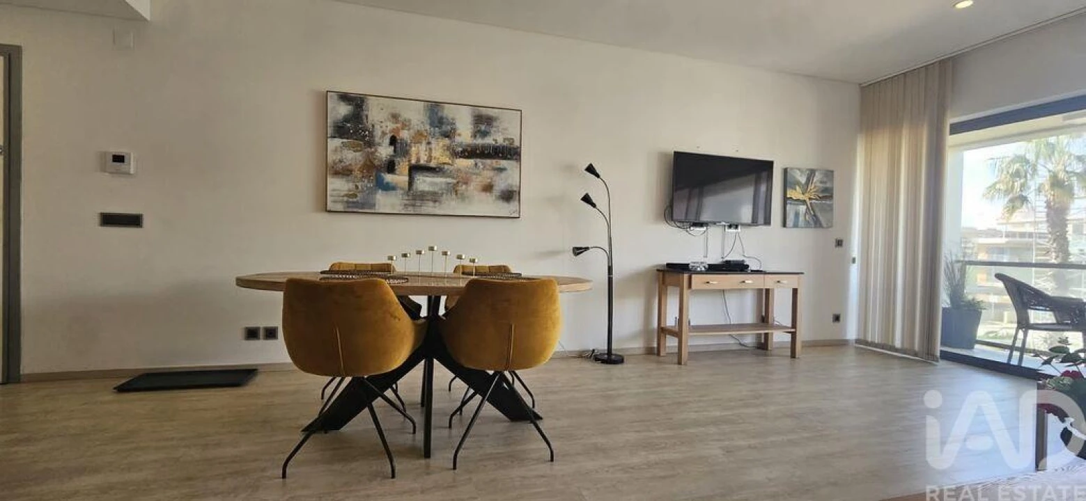 Apartamento T2 para Venda em Quarteira Foto 3