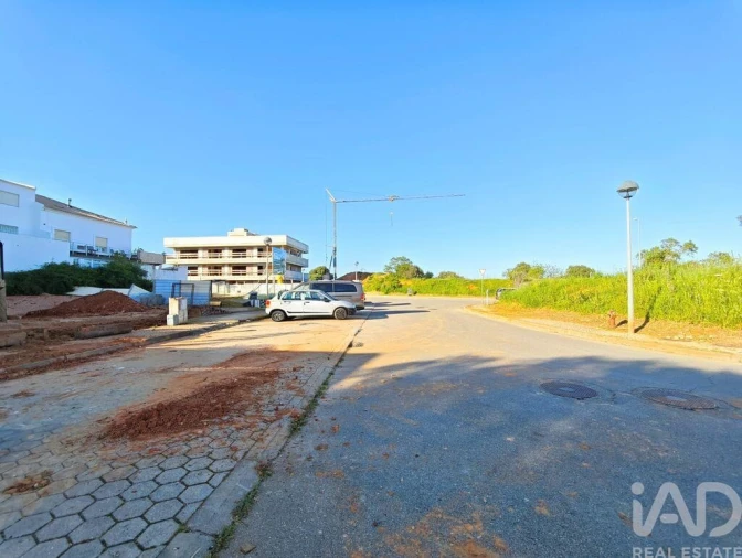 Apartamento T2 para Venda em Mexilhoeira Grande Foto 24