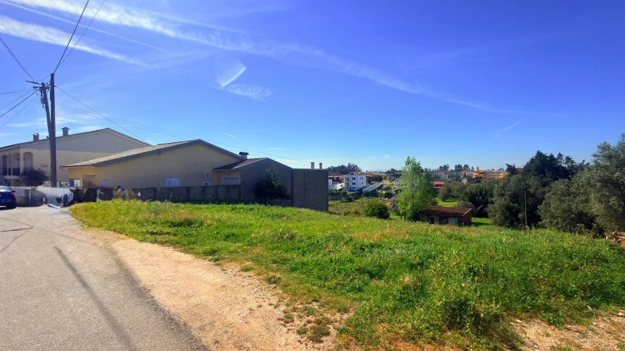 Terreno para Venda em Antuzede e Vil de Matos