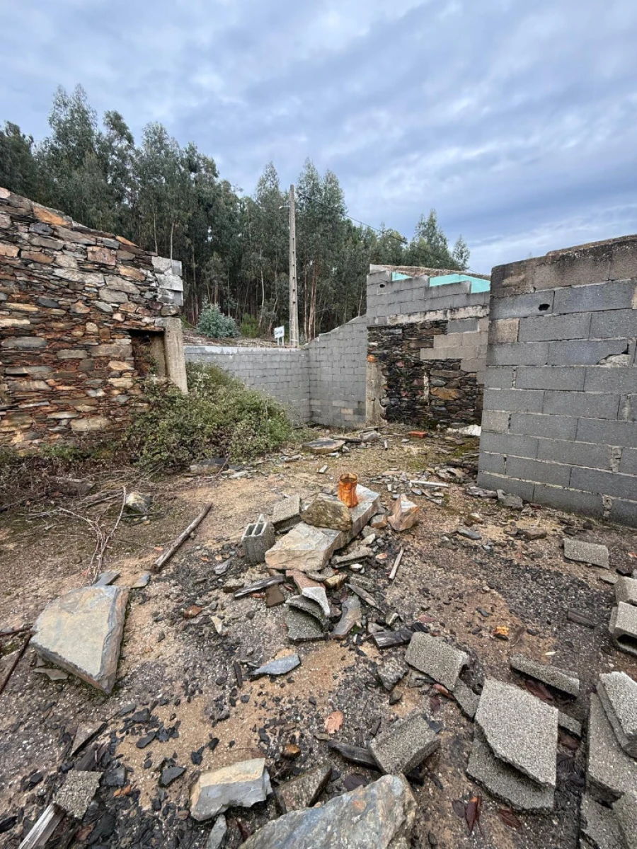 Quinta T3 para Venda em Castanheira de Pêra e Coentral Foto 4