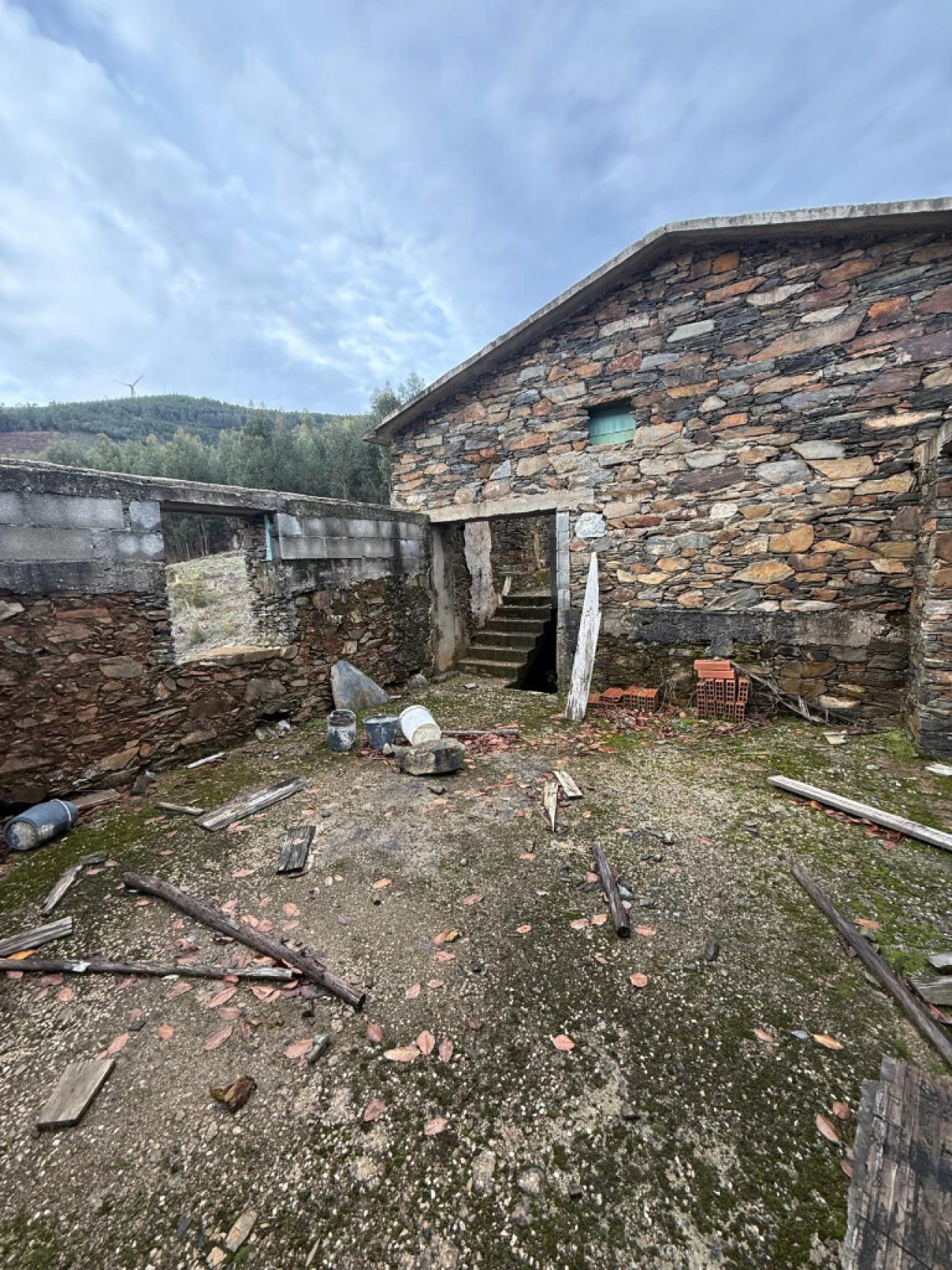 Quinta T3 para Venda em Castanheira de Pêra e Coentral Foto 3