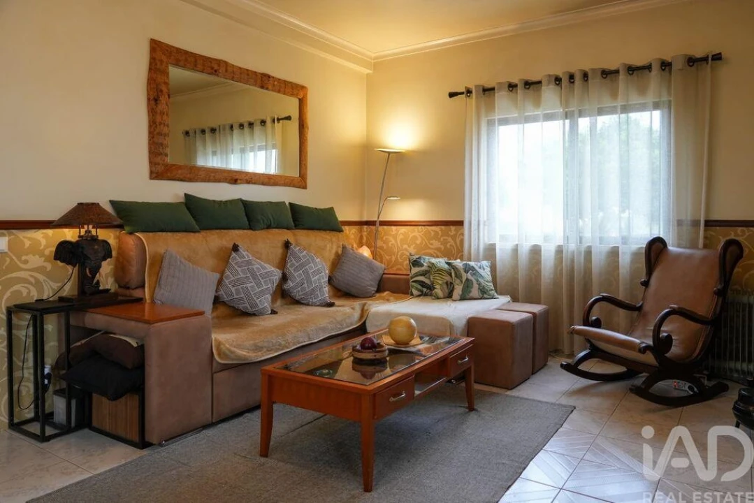 Moradia T4 para Venda em Carregado e Cadafais Foto 5