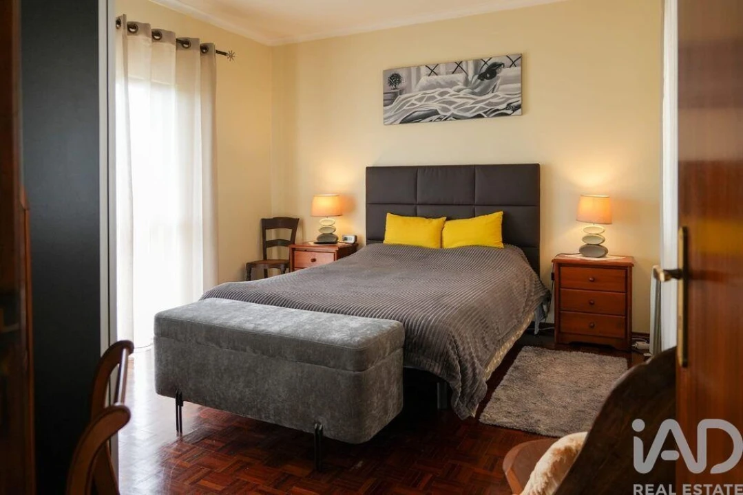 Moradia T4 para Venda em Carregado e Cadafais Foto 11