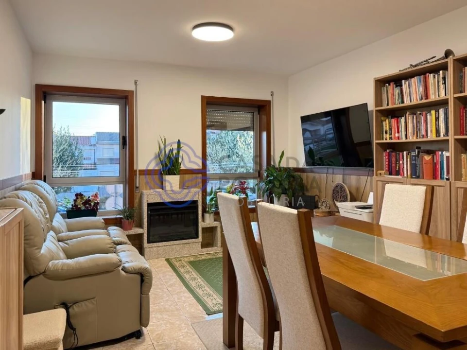 Apartamento T2 para Venda em São João da Madeira Foto 1