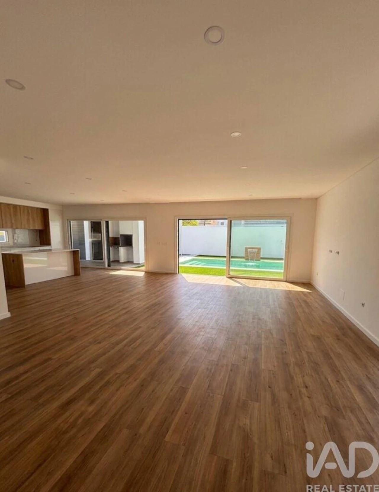 Moradia T4 para Venda em Quinta do Conde Foto 3