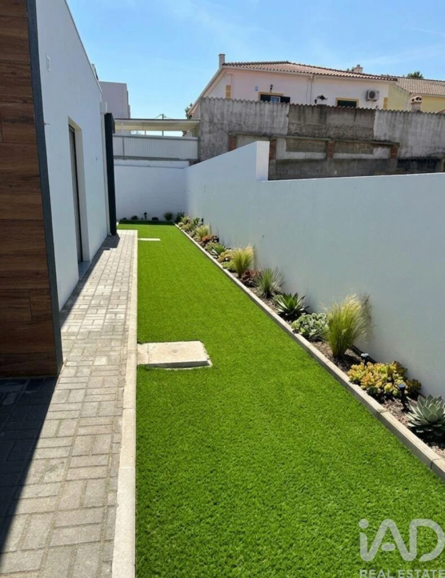 Moradia T4 para Venda em Quinta do Conde Foto 11