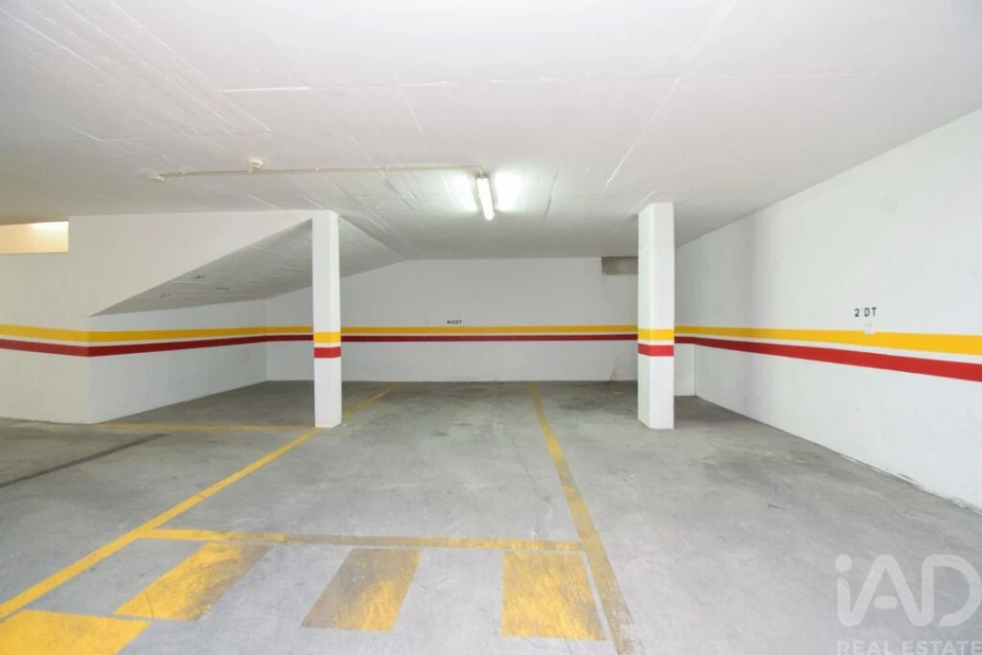 Apartamento T2 para Venda em São Domingos de Rana Foto 24