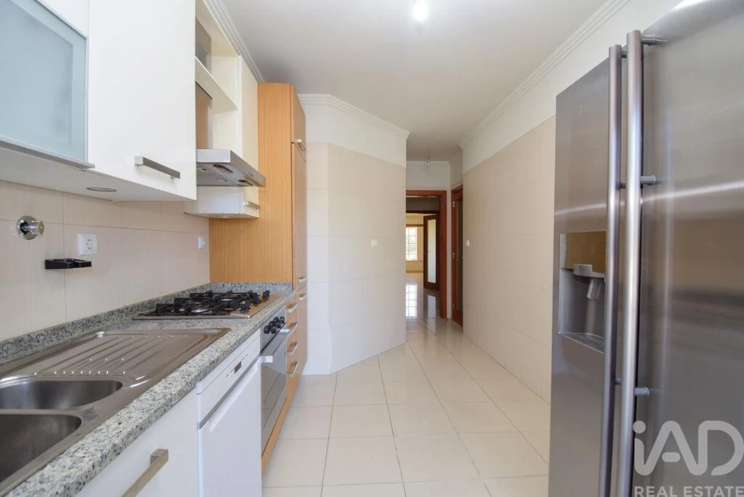 Apartamento T2 para Venda em São Domingos de Rana Foto 8