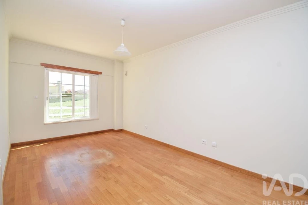 Apartamento T2 para Venda em São Domingos de Rana Foto 16