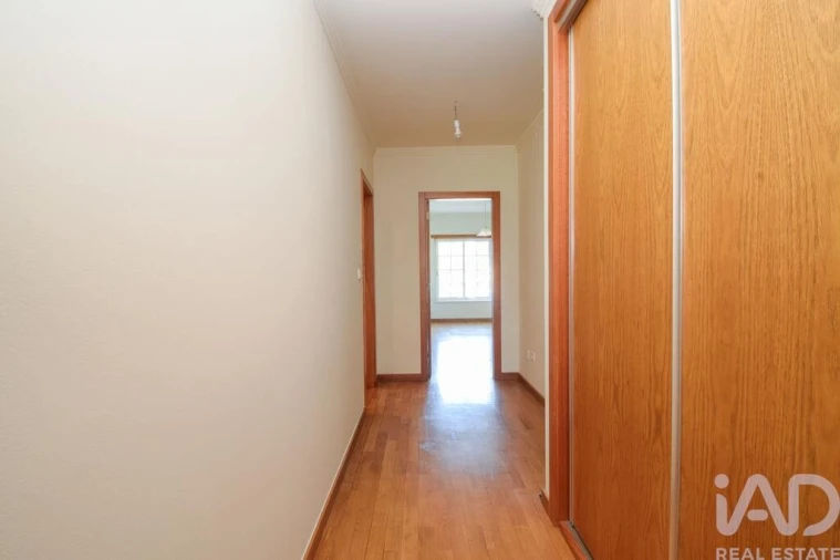 Apartamento T2 para Venda em São Domingos de Rana Foto 18