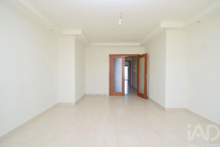 Apartamento T2 para Venda em São Domingos de Rana Foto 4