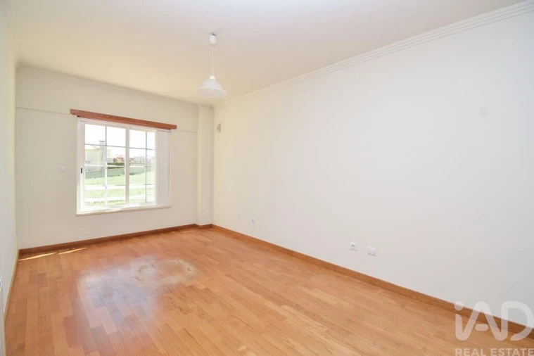 Apartamento T2 para Venda em São Domingos de Rana Foto 16