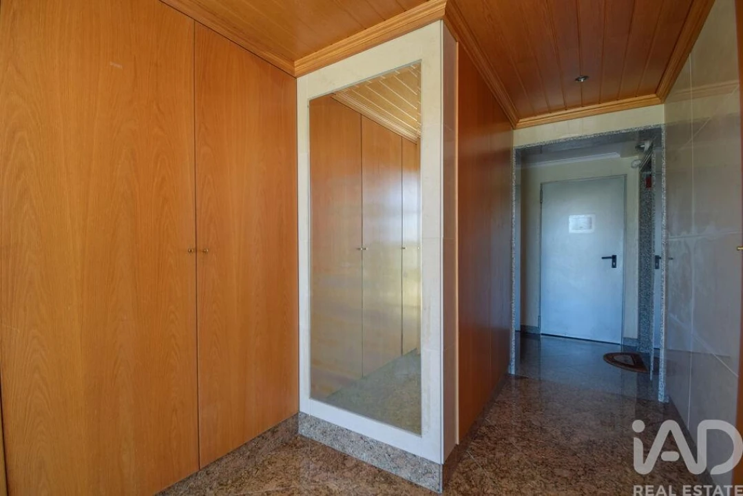 Apartamento T2 para Venda em São Domingos de Rana Foto 22