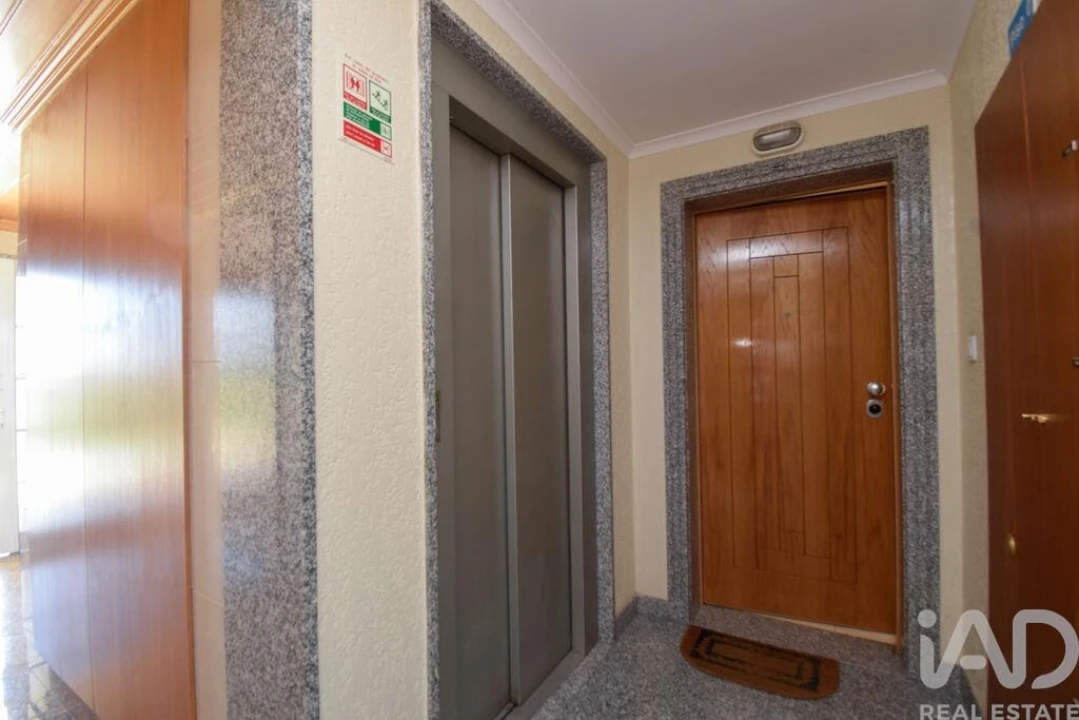 Apartamento T2 para Venda em São Domingos de Rana Foto 23