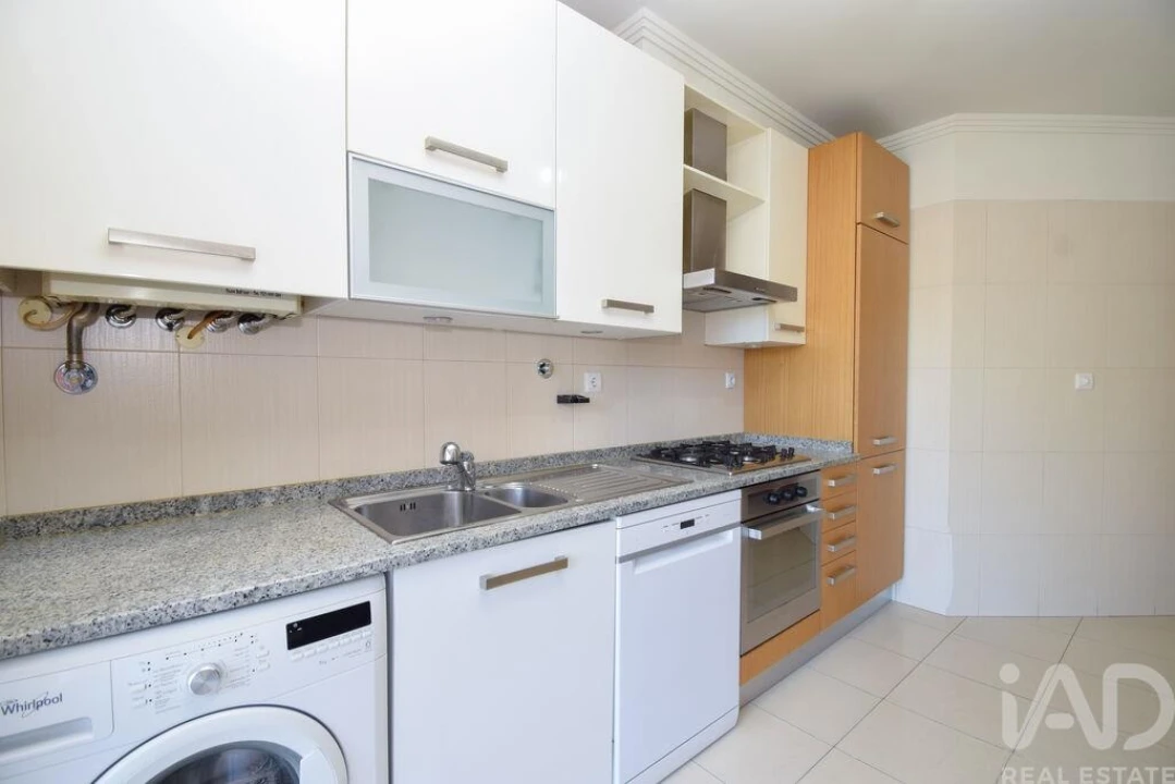 Apartamento T2 para Venda em São Domingos de Rana Foto 9