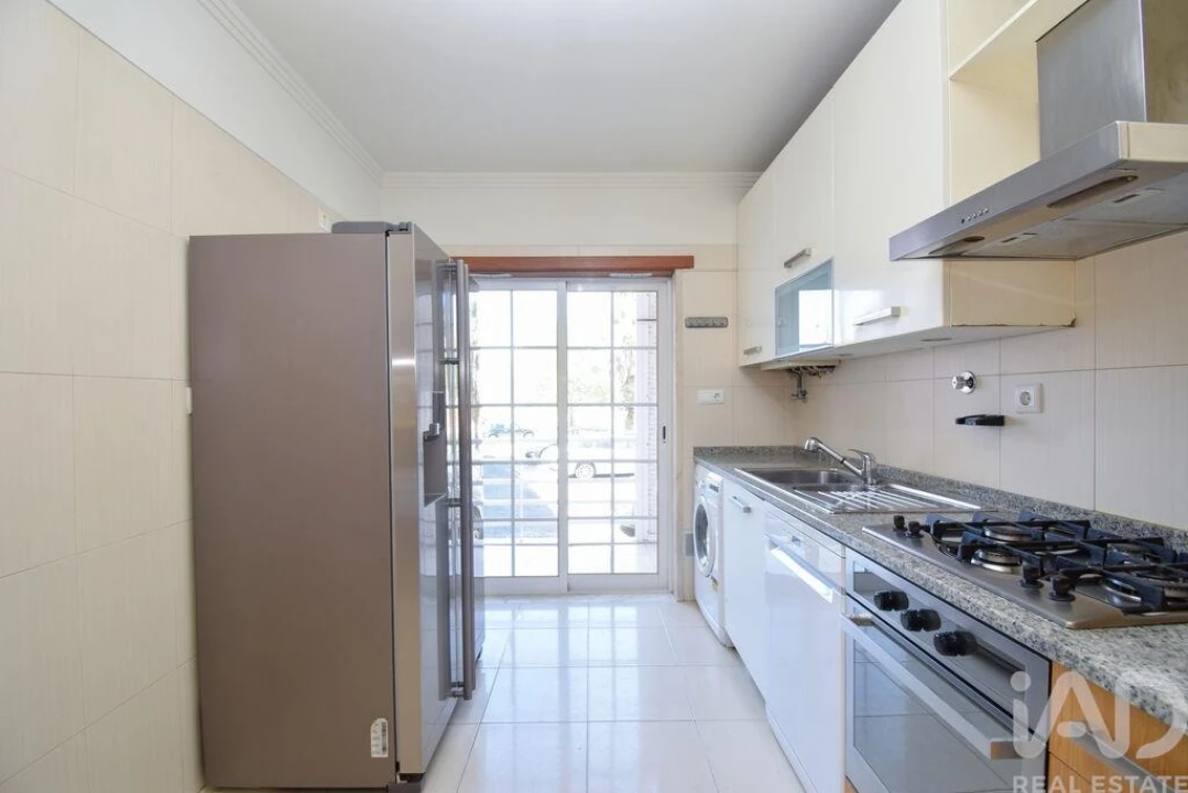 Apartamento T2 para Venda em São Domingos de Rana Foto 7
