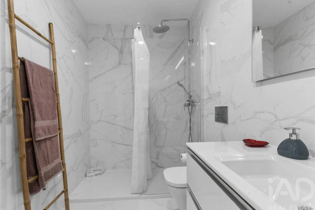 Moradia T4 para Arrendamento em Estômbar e Parchal Foto 9