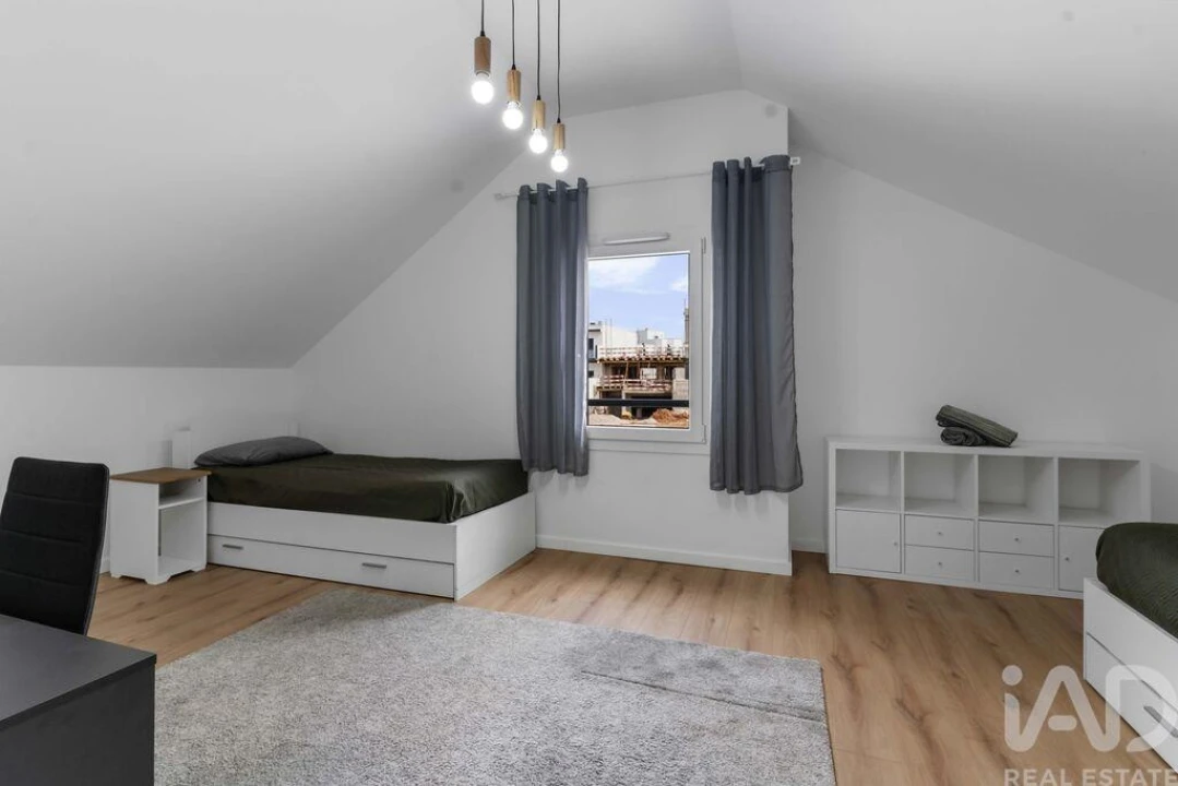 Moradia T4 para Arrendamento em Estômbar e Parchal Foto 10