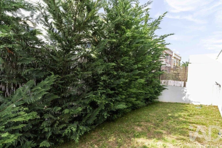 Moradia T4 para Arrendamento em Estômbar e Parchal Foto 18