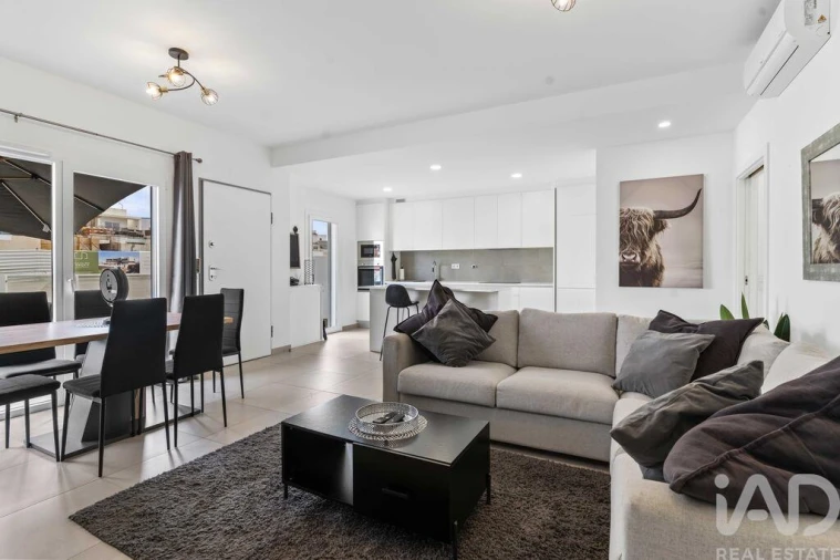 Moradia T4 para Arrendamento em Estômbar e Parchal Foto 2