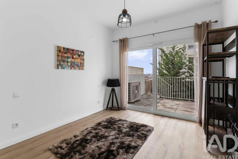 Moradia T4 para Arrendamento em Estômbar e Parchal Foto 13