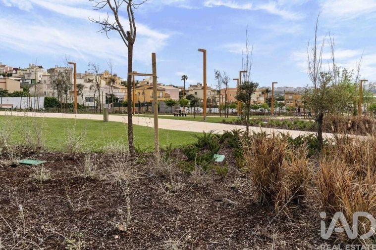 Moradia T4 para Arrendamento em Estômbar e Parchal Foto 22