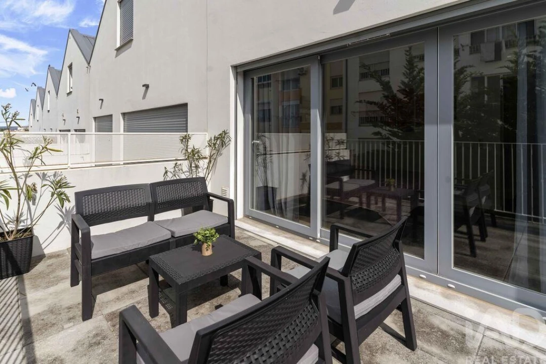 Moradia T4 para Arrendamento em Estômbar e Parchal Foto 17