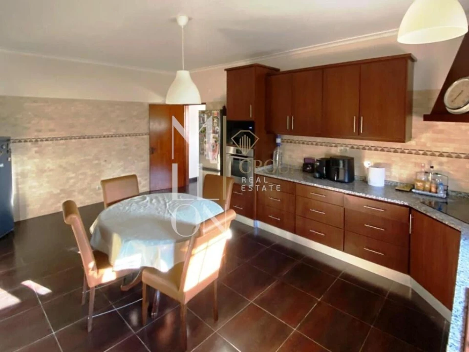 Moradia T5 para Venda em Guia Foto 13