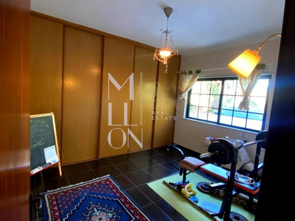 Moradia T5 para Venda em Guia Foto 16