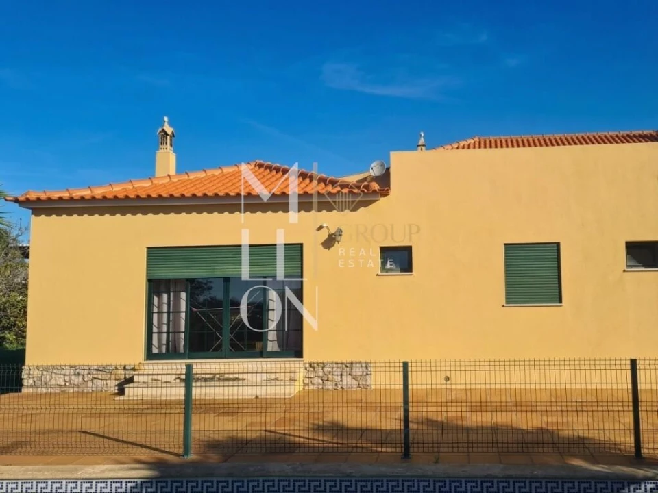 Moradia T5 para Venda em Guia Foto 7