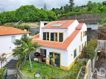 Moradia T5 para Venda em Funchal (Santa Maria Maior)