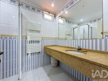 Moradia T5 para Venda em Funchal (Santa Maria Maior)