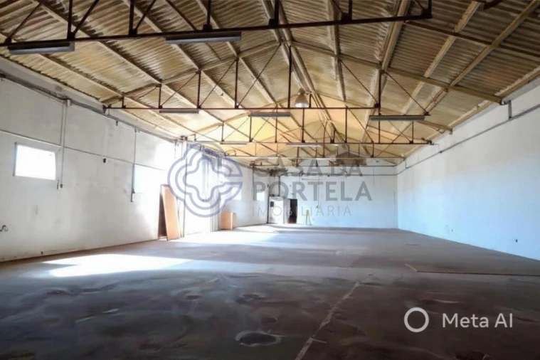 Armazém para Venda em Ferreira Foto 1